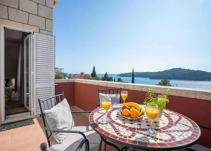 Seaview Ploce 公寓