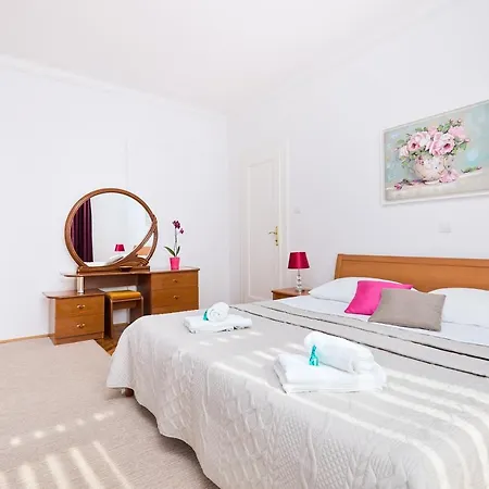 Apartment Seaview Ploce *